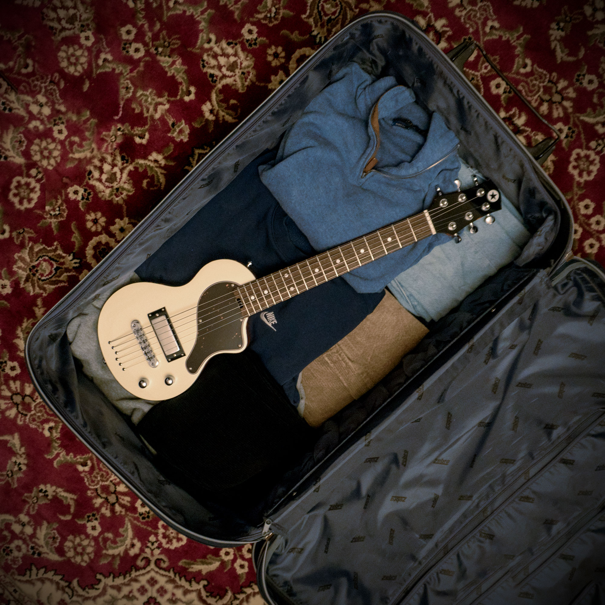 BLACKSTAR Carry-on Travel Guitar Jet Black Guitare de voyage electrique